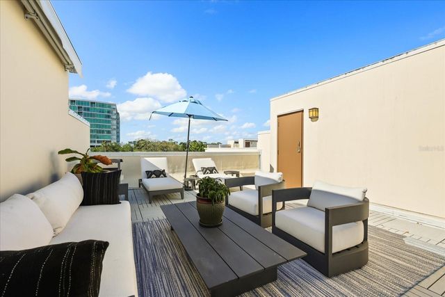 623 E JACKSON STREET, Orlando, FL 32801
