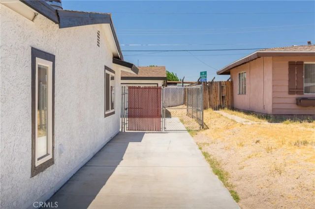 1148 E Virginia Way, Barstow, CA 92311