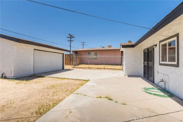 1148 E Virginia Way, Barstow, CA 92311
