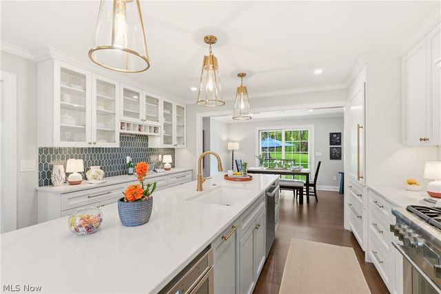 35 Greentree Road, Moreland Hills, OH 44022