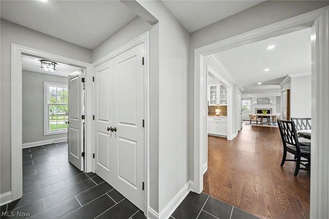 35 Greentree Road, Moreland Hills, OH 44022