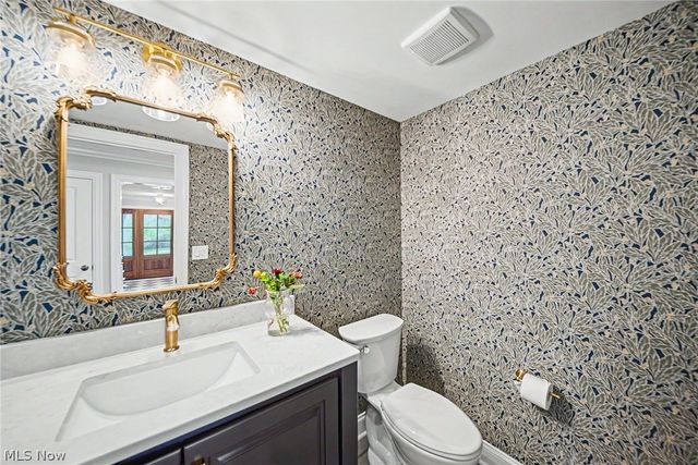 35 Greentree Road, Moreland Hills, OH 44022