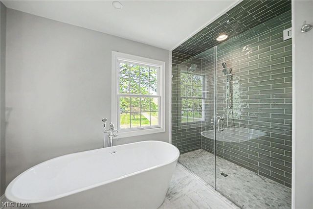 35 Greentree Road, Moreland Hills, OH 44022