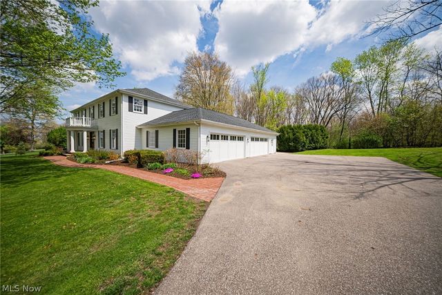 35 Greentree Road, Moreland Hills, OH 44022
