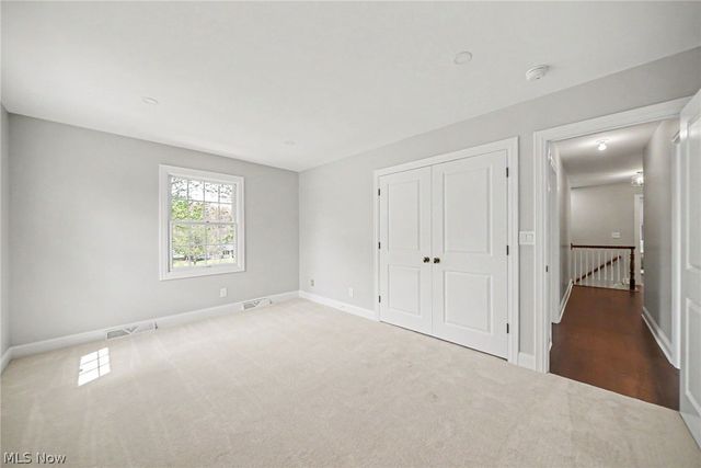 35 Greentree Road, Moreland Hills, OH 44022