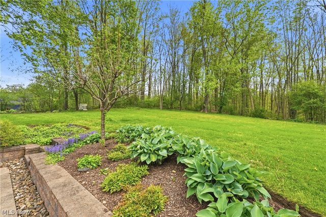 35 Greentree Road, Moreland Hills, OH 44022