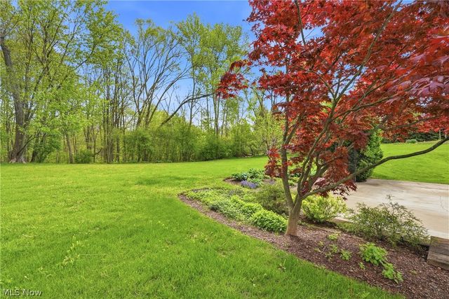 35 Greentree Road, Moreland Hills, OH 44022