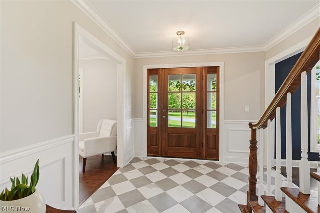 35 Greentree Road, Moreland Hills, OH 44022