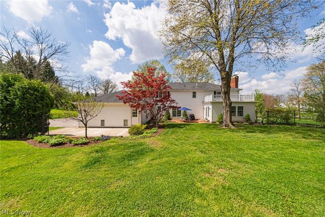 35 Greentree Road, Moreland Hills, OH 44022