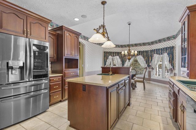 324 E HADDONSTONE DRIVE, Appleton, WI 54913