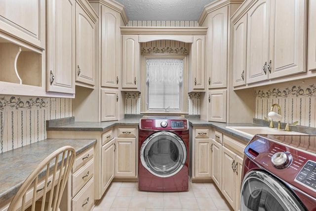 324 E HADDONSTONE DRIVE, Appleton, WI 54913