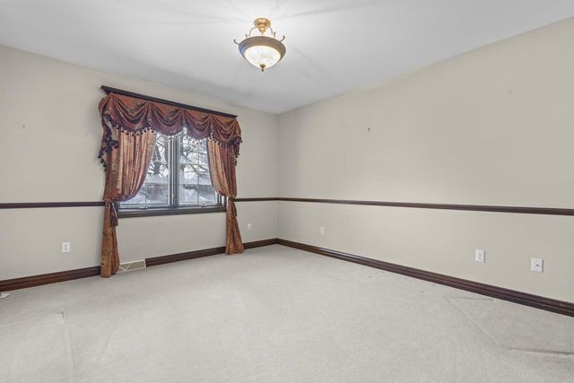 324 E HADDONSTONE DRIVE, Appleton, WI 54913