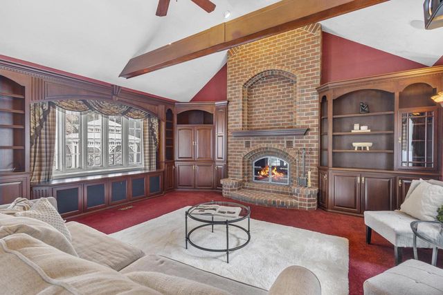 324 E HADDONSTONE DRIVE, Appleton, WI 54913