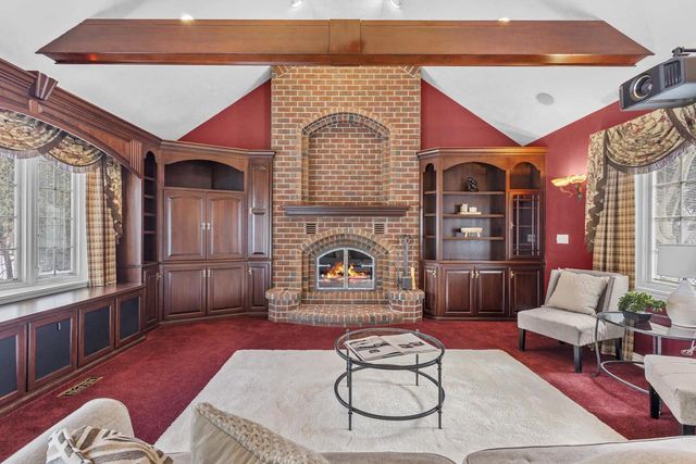 324 E HADDONSTONE DRIVE, Appleton, WI 54913