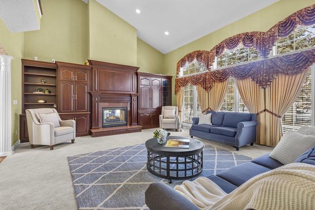 324 E HADDONSTONE DRIVE, Appleton, WI 54913