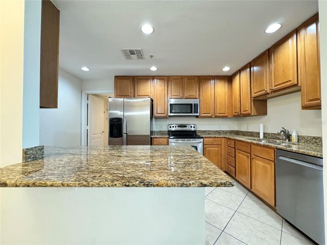 808 3RD AVENUE W 301, Bradenton, FL 34205