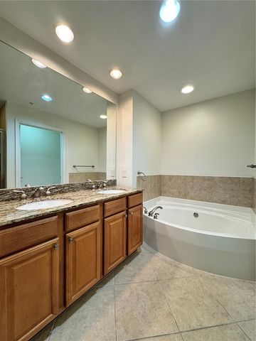 808 3RD AVENUE W 301, Bradenton, FL 34205