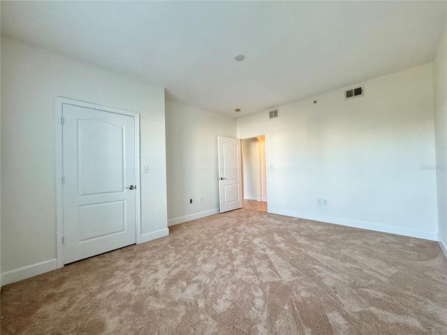 808 3RD AVENUE W 301, Bradenton, FL 34205