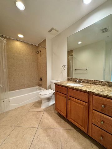 808 3RD AVENUE W 301, Bradenton, FL 34205