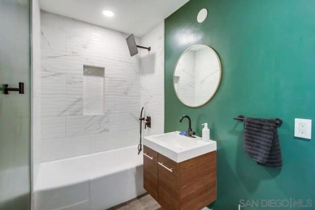 6375 Thorn St, San Diego, CA 92115