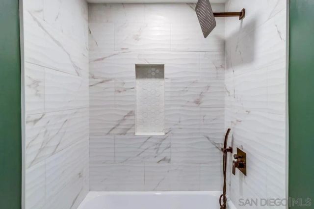 6375 Thorn St, San Diego, CA 92115