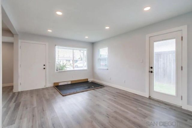 6375 Thorn St, San Diego, CA 92115