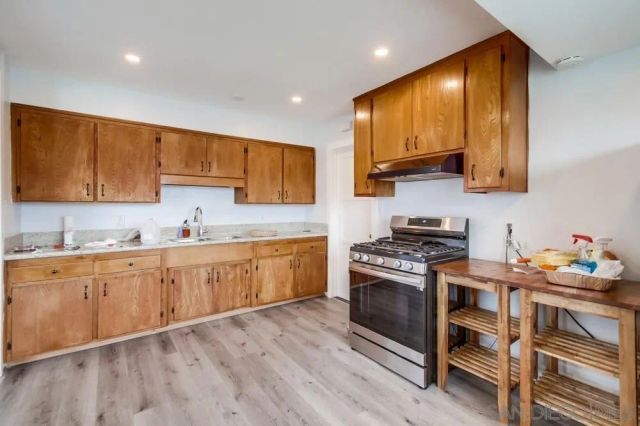 6375 Thorn St, San Diego, CA 92115