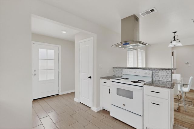 1518 Oak Street, Grand Prairie, TX 75050