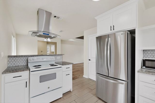 1518 Oak Street, Grand Prairie, TX 75050