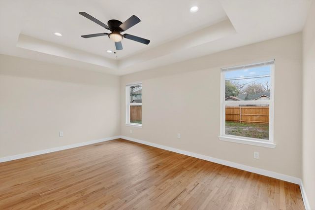 1518 Oak Street, Grand Prairie, TX 75050