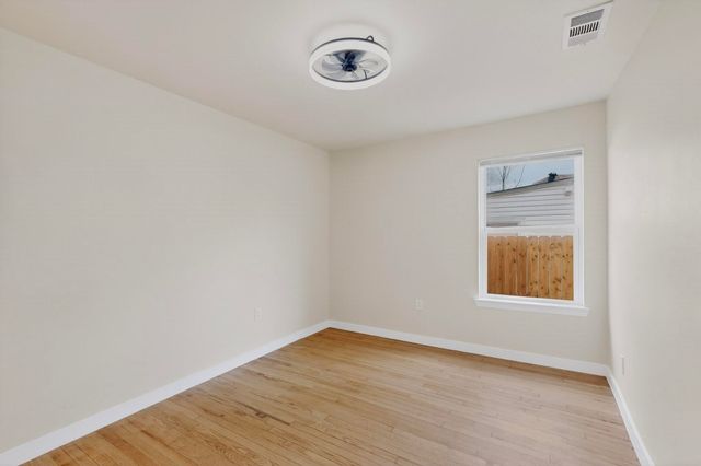 1518 Oak Street, Grand Prairie, TX 75050