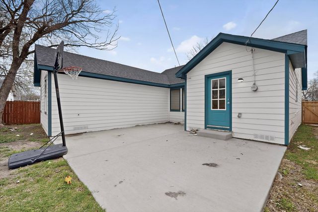 1518 Oak Street, Grand Prairie, TX 75050