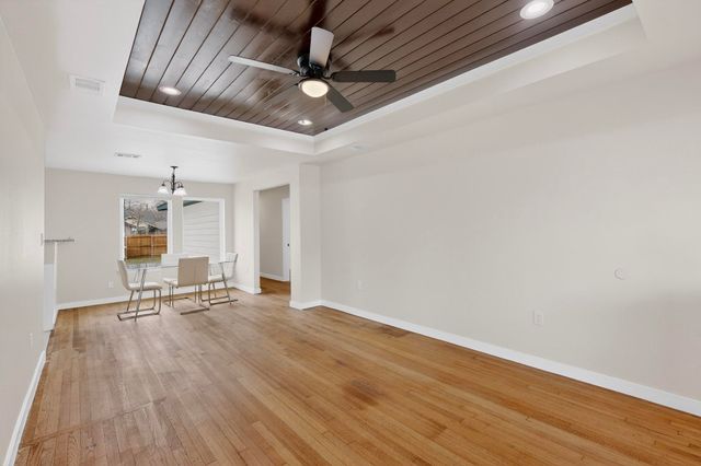 1518 Oak Street, Grand Prairie, TX 75050