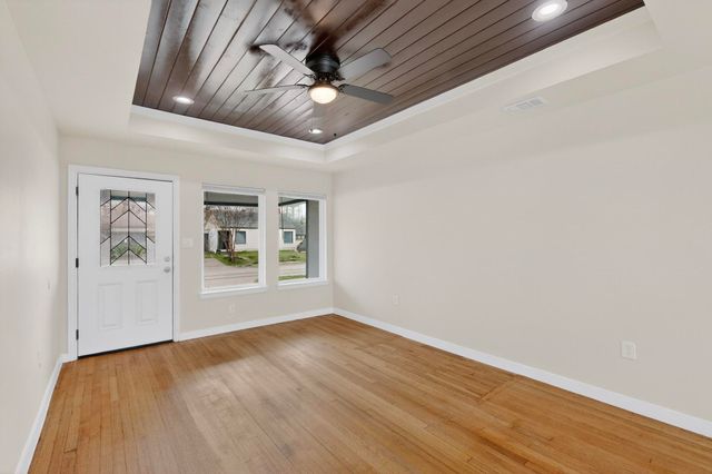 1518 Oak Street, Grand Prairie, TX 75050