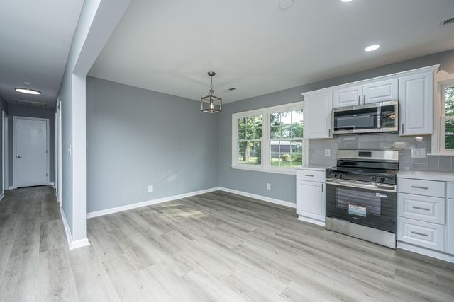 104 Forest Lane, Summerville, SC 29486