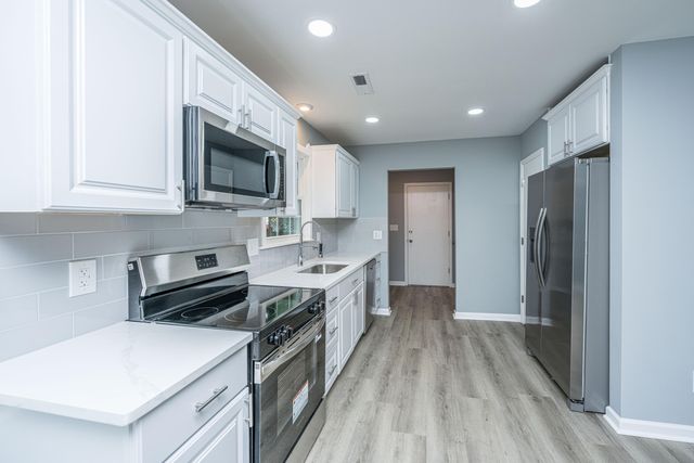 104 Forest Lane, Summerville, SC 29486