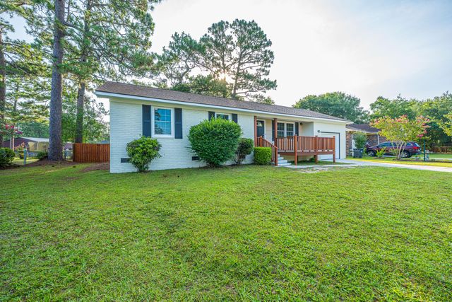 104 Forest Lane, Summerville, SC 29486