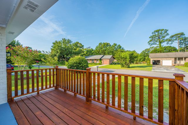 104 Forest Lane, Summerville, SC 29486