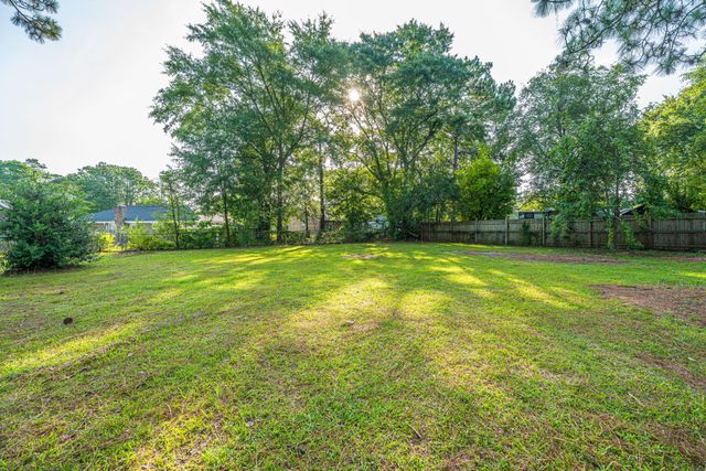 104 Forest Lane, Summerville, SC 29486
