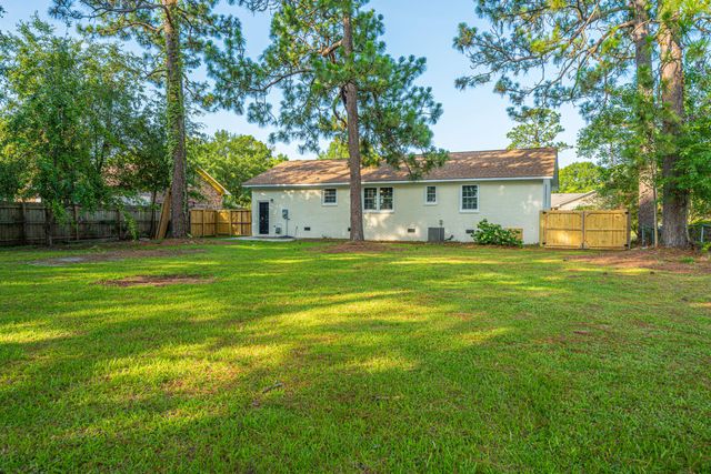 104 Forest Lane, Summerville, SC 29486