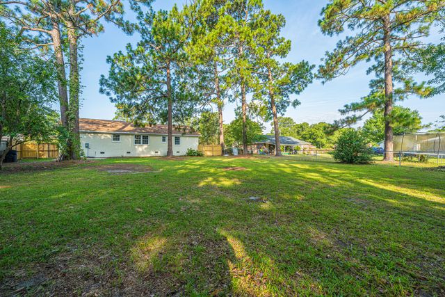 104 Forest Lane, Summerville, SC 29486