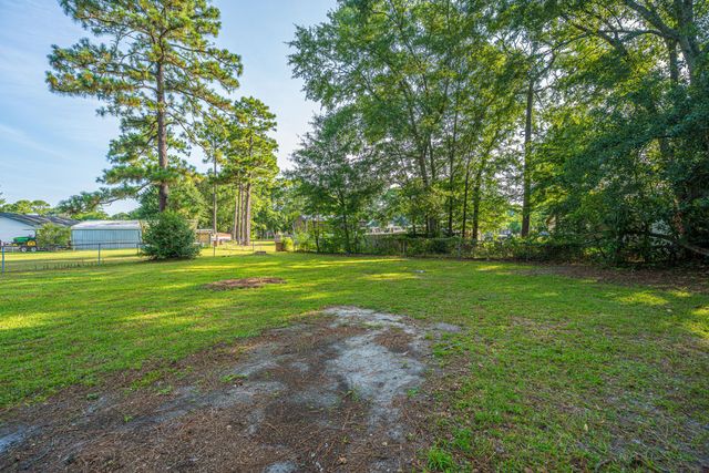 104 Forest Lane, Summerville, SC 29486