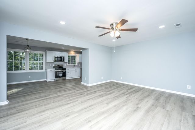 104 Forest Lane, Summerville, SC 29486