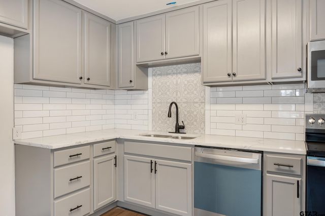 1538 N Hill, Tyler, TX 75702