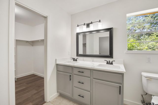 1538 N Hill, Tyler, TX 75702