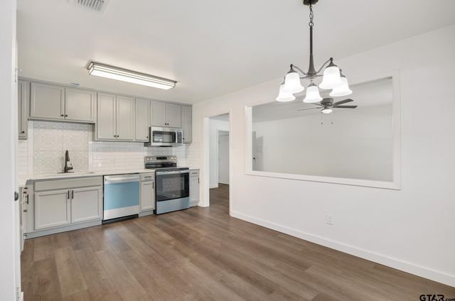 1538 N Hill, Tyler, TX 75702