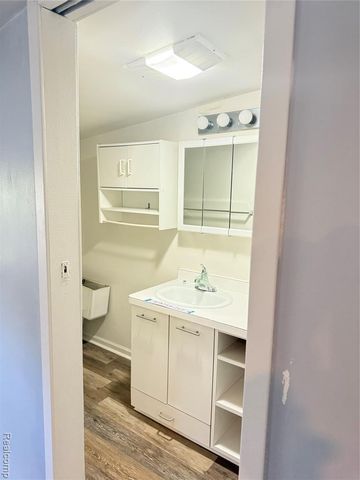 22851 Colgate Street, Farmington, MI 48336
