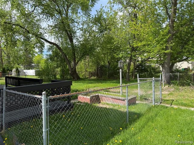 22851 Colgate Street, Farmington, MI 48336