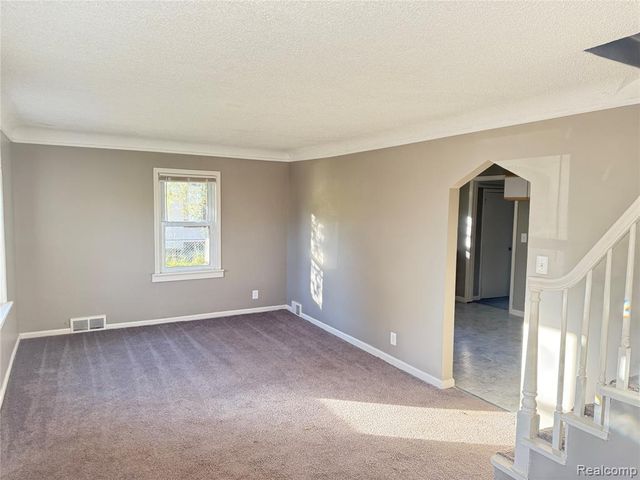 22851 Colgate Street, Farmington, MI 48336
