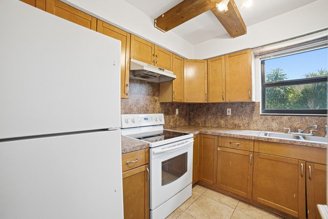 2895 Via Del Lago, Lake Worth, FL 33461